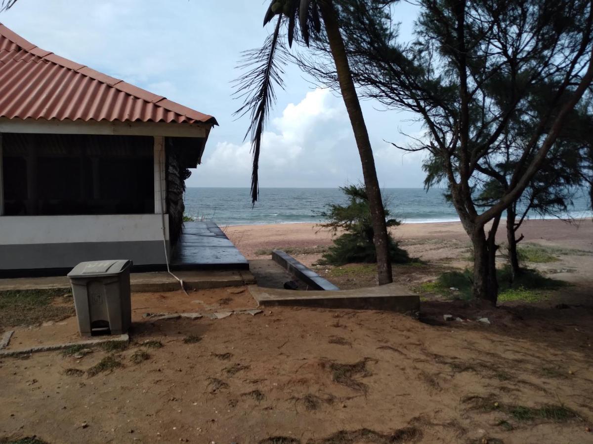 Happy Beach Guest House Hambantota Exterior photo