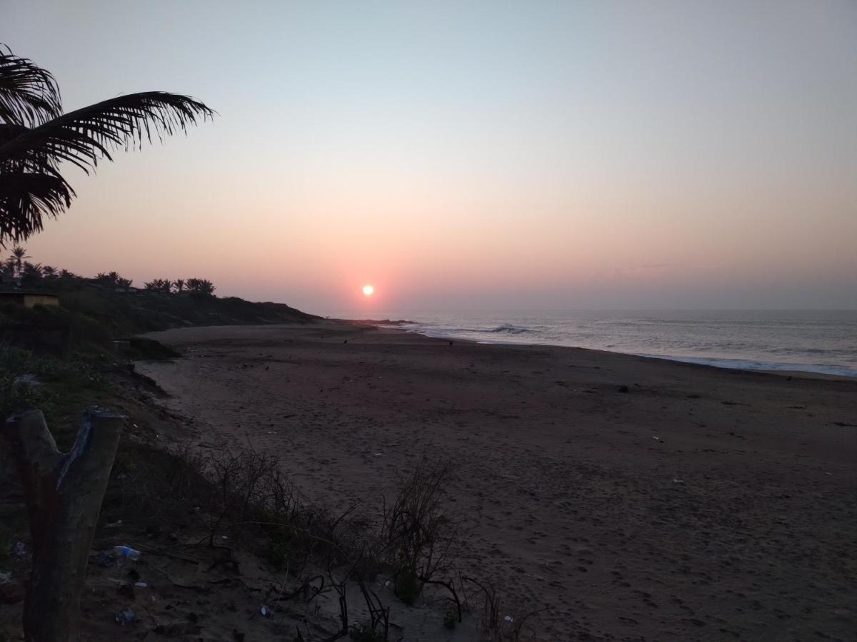 Happy Beach Guest House Hambantota Exterior photo