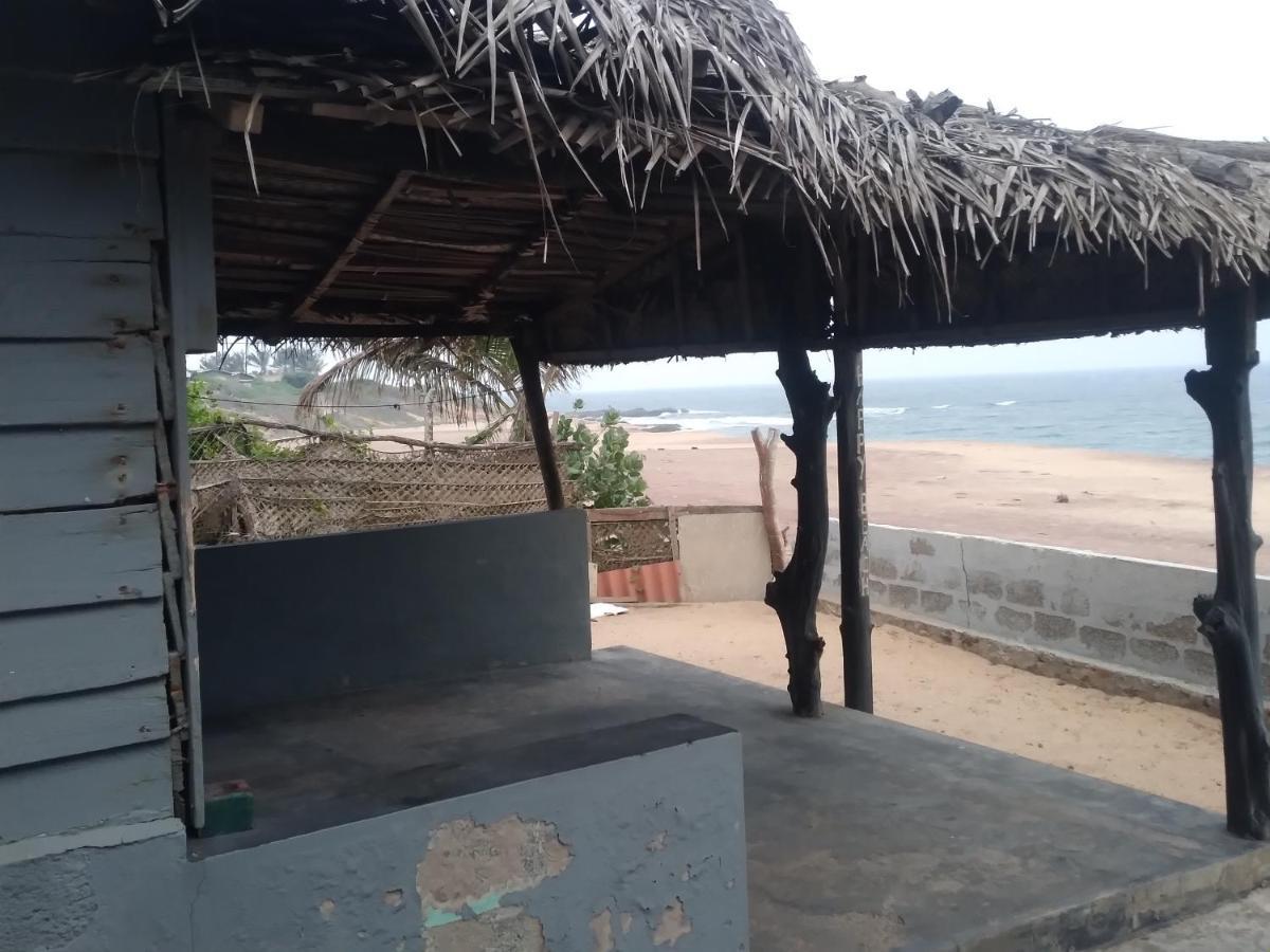 Happy Beach Guest House Hambantota Exterior photo